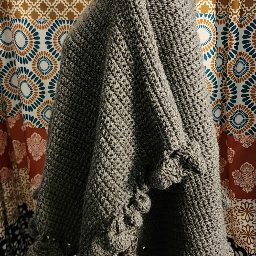 Crochet Poncho - Picture 4 of 5